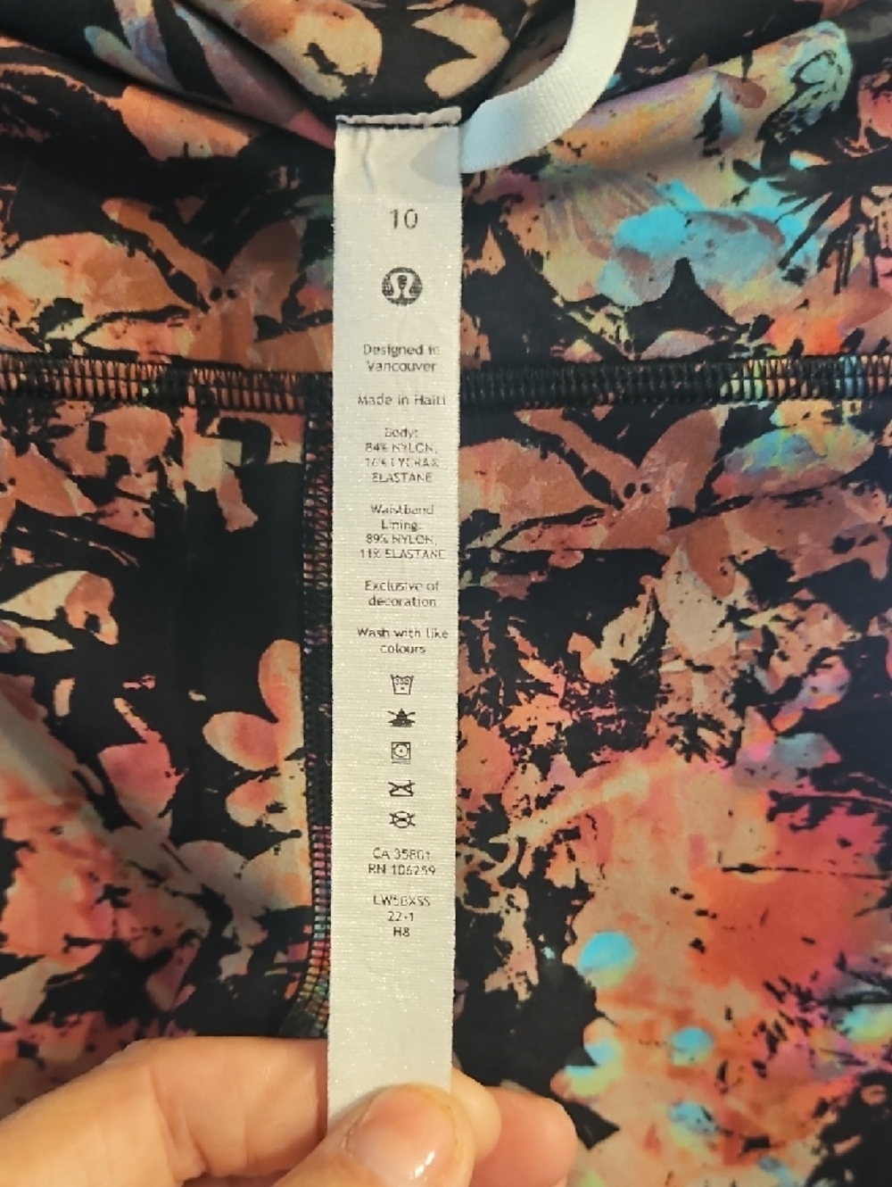 lululemon athletica Black Multicolor Abstract Floral Leggings - Picture 2 of 3